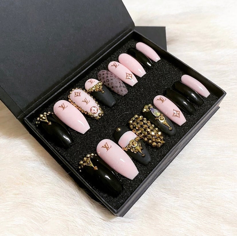 LV press on nails