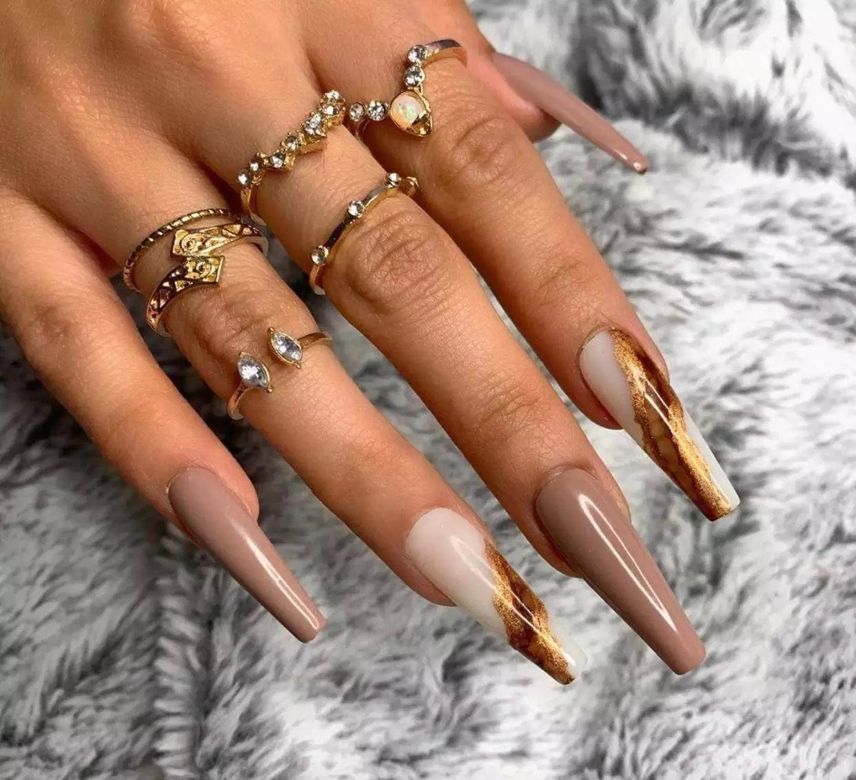 Brown Marbled Nails That Shine